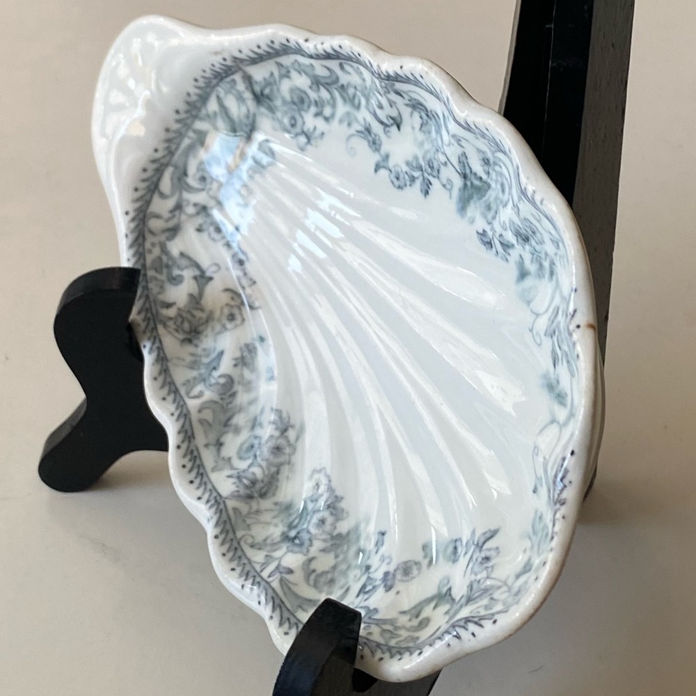 Ornate Blue Floral Shell Ceramic Dish - Picture 7 of 14